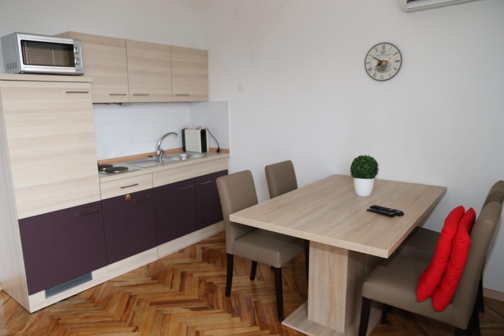 Apartmani Villa Christina Icici Bagian luar foto