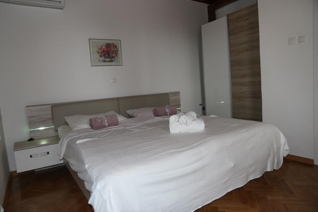 Apartmani Villa Christina Icici Bagian luar foto